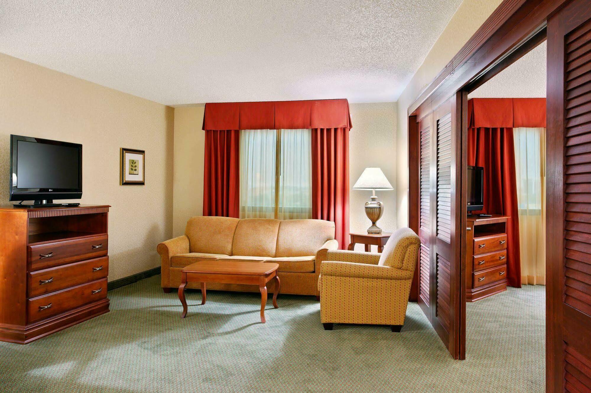 Holiday Inn Dallas Market Center, An Ihg Hotel Room photo